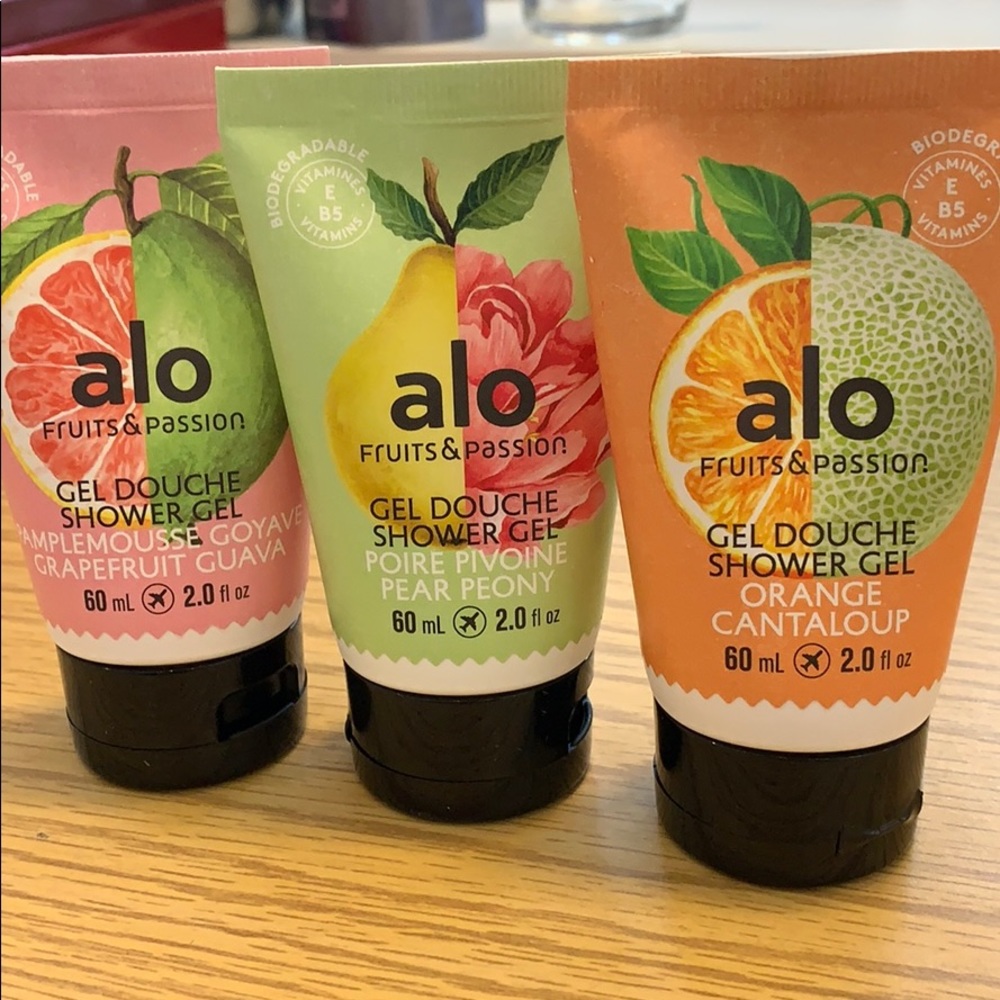 NEW Alo fruits & passion shower gel bundle